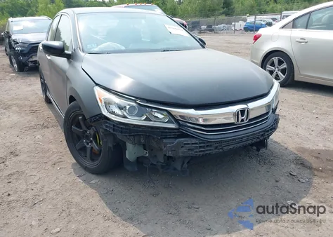2016 Honda Accord Sport z USA, uszkodzony, nr VIN 1HGCR2F59GA215822